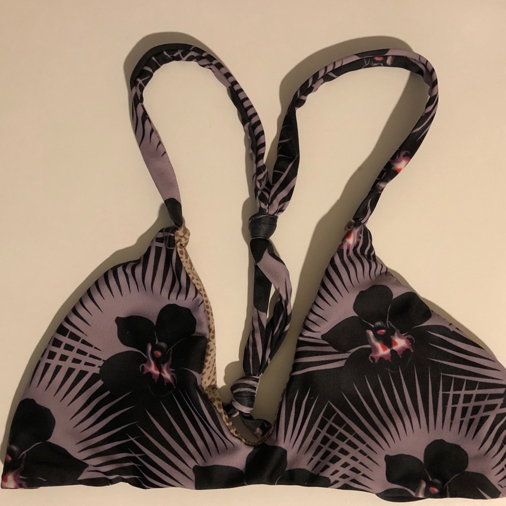 acacia yalepa top in modern pacific